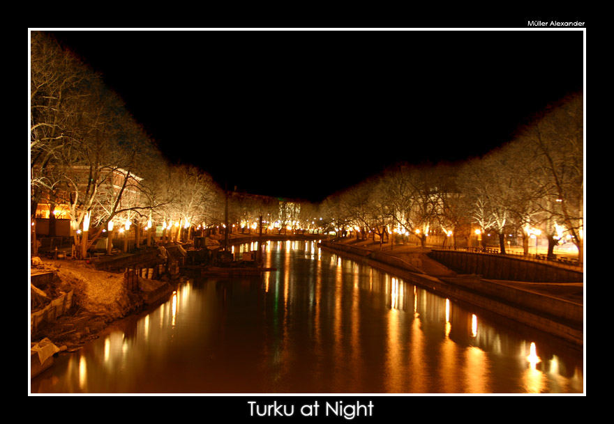 Turku_at_night_by_UnUnPentium115.jpg