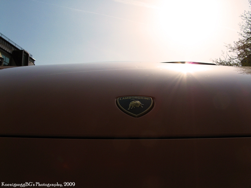Gallardo_Close_Up_by_KoenigseggBG.jpg